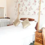 Windsor Lodge Hotel
